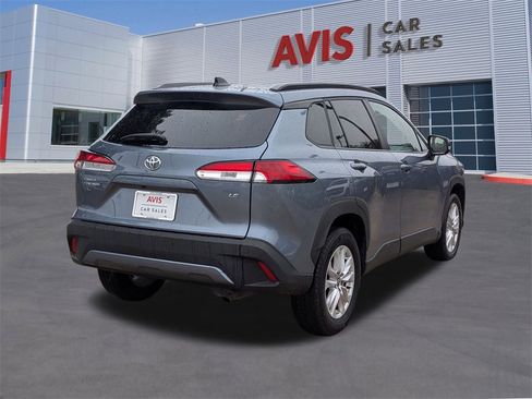 Used 2025 Toyota Corolla Cross LE image 6