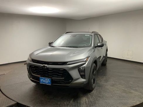 New 2026 Chevrolet Trax ACTIV w/ Sunroof Package FWD image 3