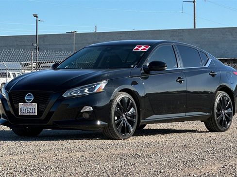 Used 2022 Nissan Altima 2.5 SR w/ Midnight Edition Package image 9