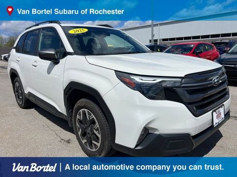 Used 2025 Subaru Forester Premium AWD/4WD image 8