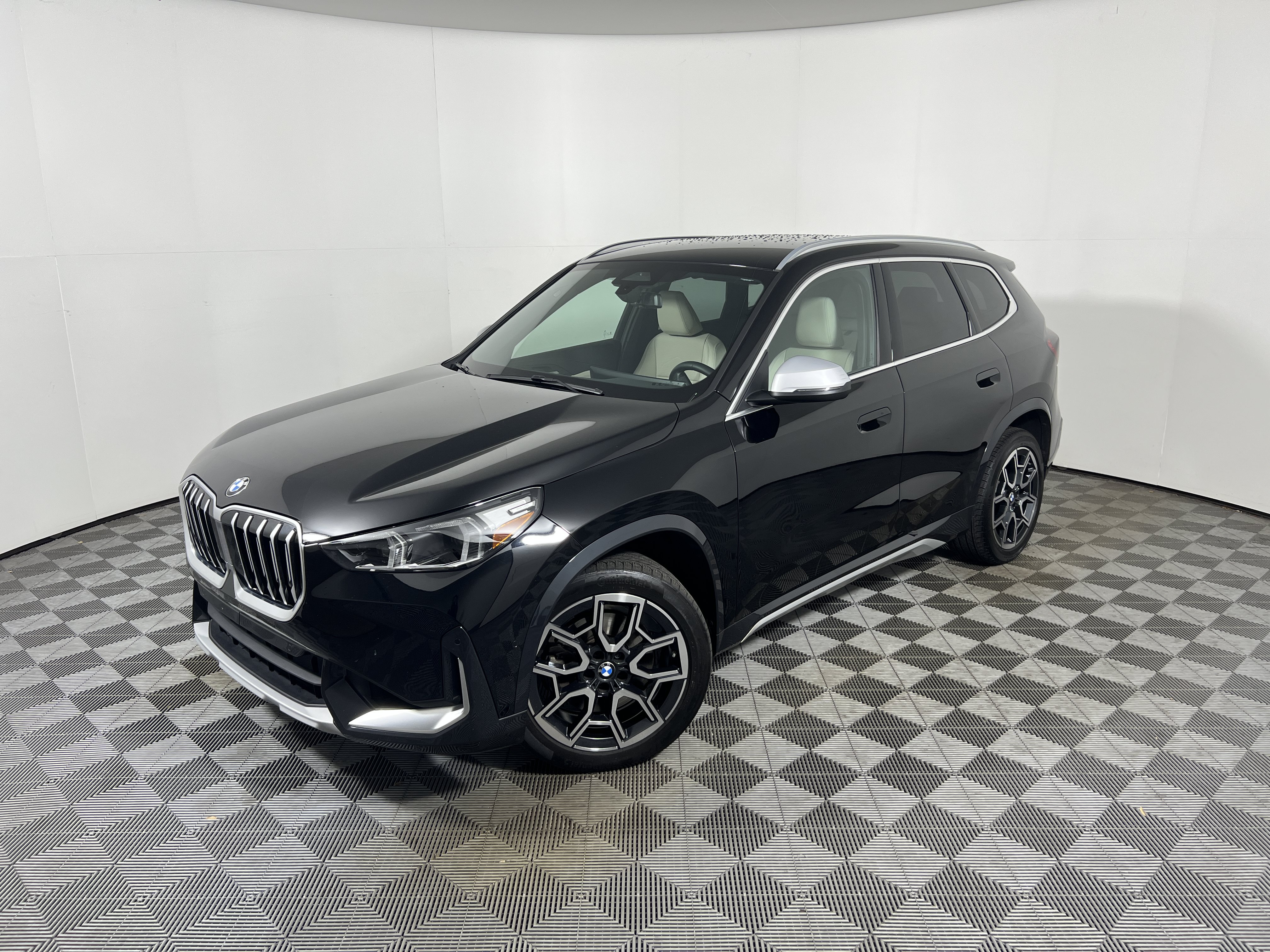 Used 2024 BMW X1 xDrive28i w/ Convenience Package AWD/4WD image 1
