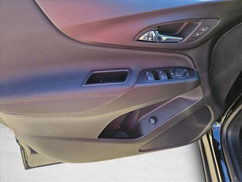 Used 2022 Chevrolet Equinox RS image 13
