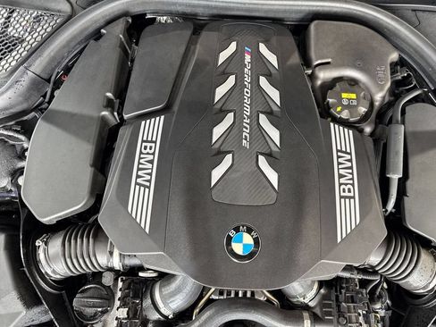 Used 2022 BMW M850i xDrive Coupe w/ M Carbon Exterior Package AWD/4WD image 32