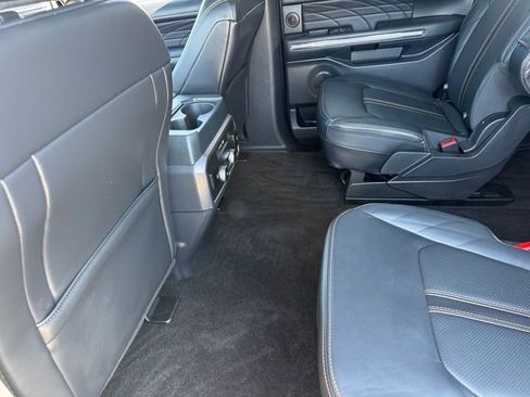 Used 2022 Ford Expedition Platinum AWD/4WD image 17