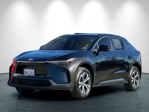 Used 2024 Toyota bZ4X XLE w/ Weather Package image 8