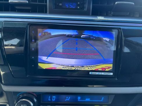 Used 2014 Toyota Corolla LE FWD image 37