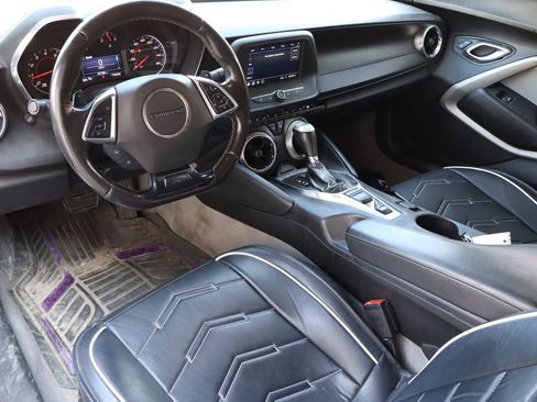 Used 2020 Chevrolet Camaro LT RWD image 4