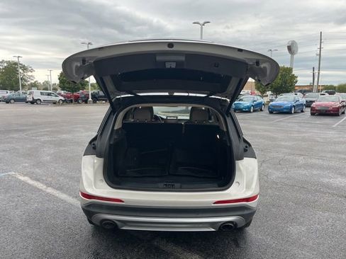 Used 2021 Lincoln Corsair Standard w/ Premium Package image 10