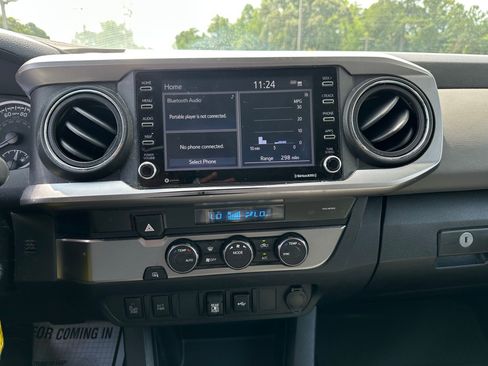 Used 2022 Toyota Tacoma SR5 w/ Technology Package RWD image 14