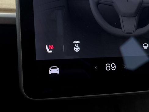 Used 2021 Tesla Model 3 Performance image 23