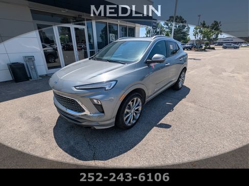 Used 2025 Buick Encore GX Avenir w/ Avenir Technology Package AWD/4WD image 1