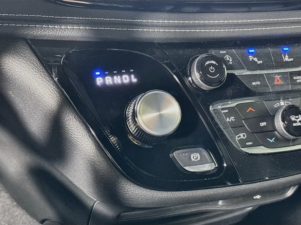 New 2026 Chrysler Pacifica Select AWD/4WD image 17