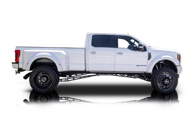 Used 2017 Ford F450 Platinum w/ Platinum Ultimate Package AWD/4WD image 2