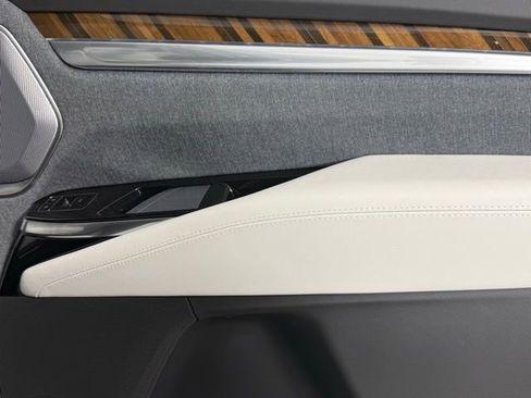 New 2026 Cadillac Escalade Platinum Sport w/ LPO, ONYX Package AWD/4WD image 31