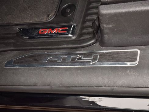 Used 2023 GMC Sierra 1500 AT4 AWD/4WD image 36