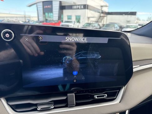 New 2026 Chevrolet Equinox LT w/ Convenience Package II image 23