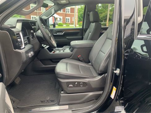 Used 2024 GMC Sierra 3500 Denali w/ Denali Reserve Package AWD/4WD image 11