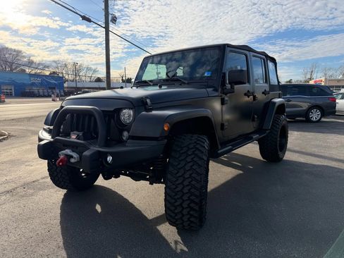 Used 2017 Jeep Wrangler Unlimited Sahara image 7