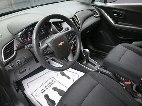 Used 2017 Chevrolet Trax LT FWD image 18