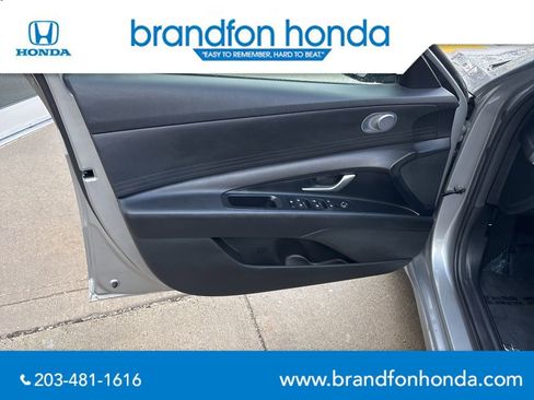 Used 2023 Hyundai Elantra SEL FWD image 11