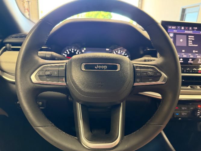 Used 2025 Jeep Compass Limited AWD/4WD image 22