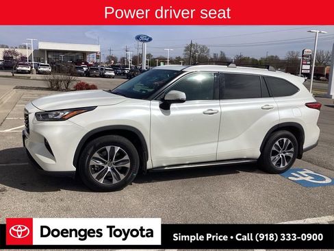 Used 2020 Toyota Highlander XLE image 4