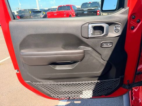 Used 2018 Jeep Wrangler Unlimited Sport S AWD/4WD image 20