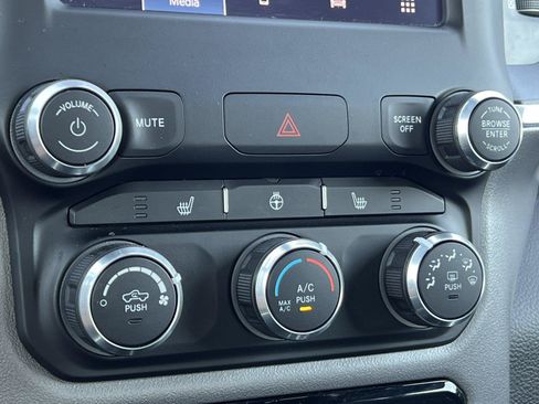 Used 2023 RAM 1500 Big Horn AWD/4WD image 30