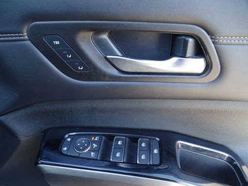 Used 2023 Nissan Pathfinder Platinum w/ Lighting Package (N93) image 18