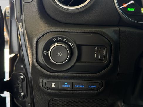 Used 2023 Jeep Wrangler Unlimited Sahara AWD/4WD image 24