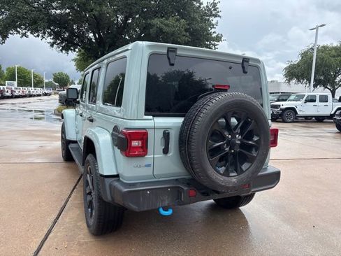 Used 2023 Jeep Wrangler Unlimited Sahara w/ Cold Weather Group AWD/4WD image 7