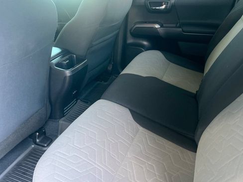 Certified 2023 Toyota Tacoma TRD Off-Road w/ Black Out Package (TMS) AWD/4WD image 9