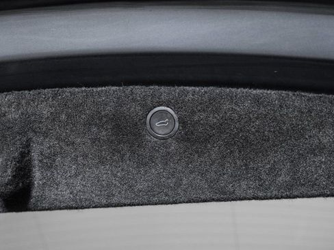 Used 2022 Tesla Model X image 53