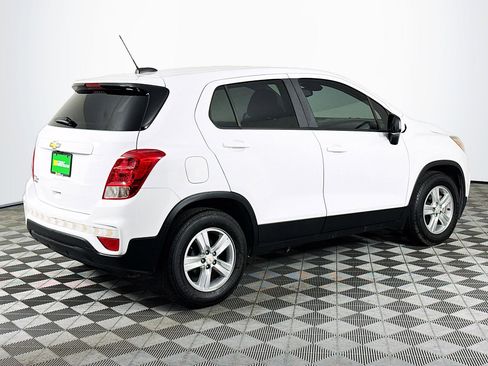 Used 2021 Chevrolet Trax LS w/ Tint and Cruise Package FWD image 10