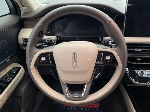 Used 2024 Lincoln Corsair Reserve AWD/4WD image 16