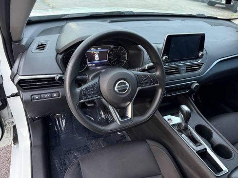 Used 2019 Nissan Altima 2.5 S FWD image 16