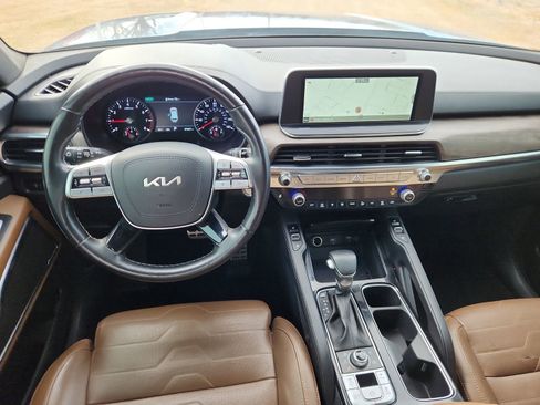 Used 2022 Kia Telluride SX w/ SX Prestige Package image 12