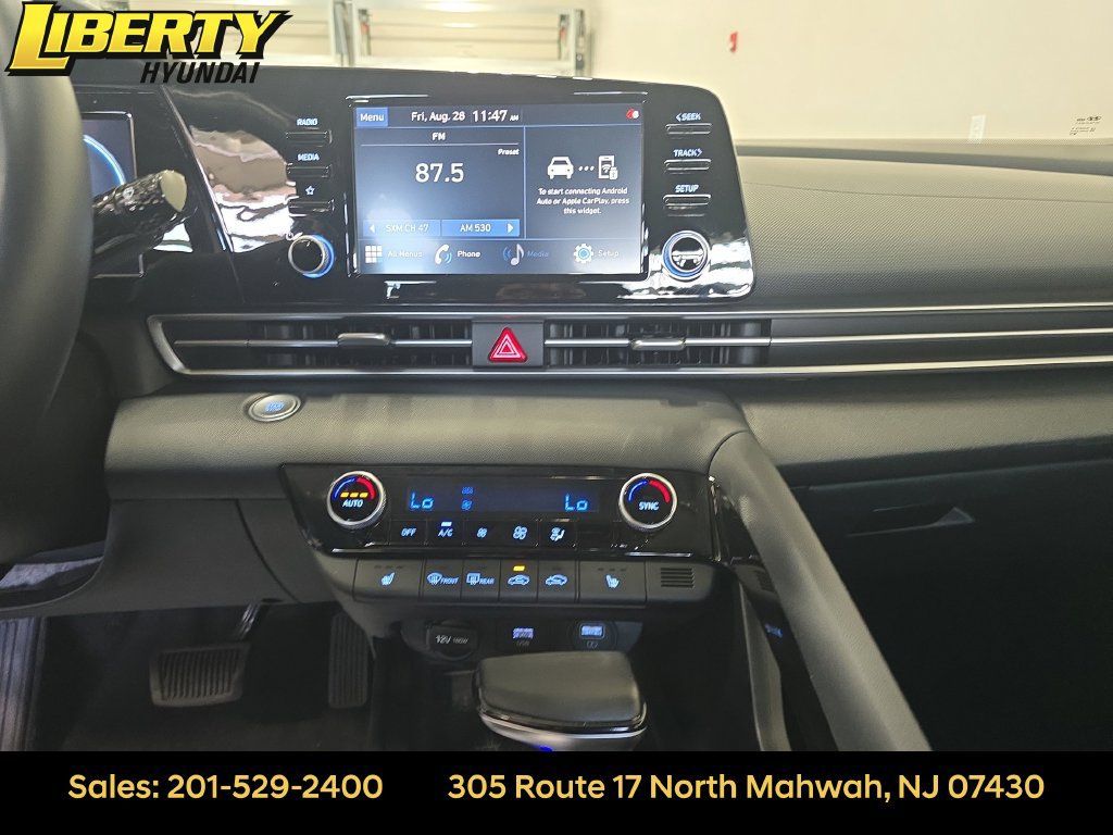 Certified 2022 Hyundai Elantra SEL w/ Convenience Package FWD image 18