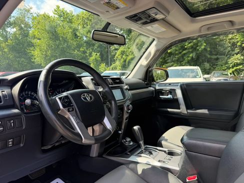 Used 2017 Toyota 4Runner SR5 Premium AWD/4WD image 10