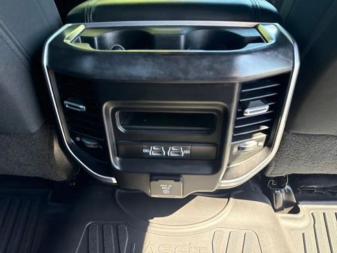 Used 2022 RAM 2500 Big Horn w/ Level C Equiment Group AWD/4WD image 32