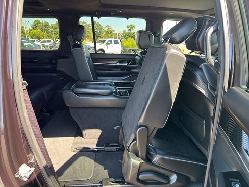 Used 2023 Jeep Grand Wagoneer L Series II AWD/4WD image 21