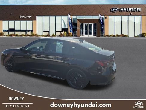 Used 2025 Honda Civic Sport image 3