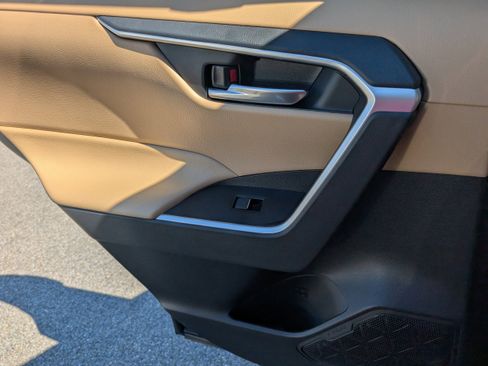 New 2025 Toyota RAV4 XLE image 27