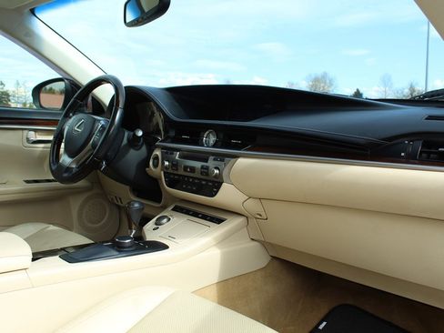 Used 2013 Lexus ES 350 w/ Luxury Pkg image 20