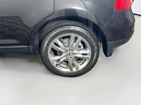 Used 2014 Ford Edge Limited w/ Equipment Group 301A AWD/4WD image 11