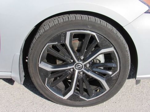 Certified 2023 Nissan Altima 2.5 SR FWD image 8