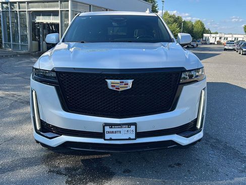 Used 2023 Cadillac Escalade ESV Sport AWD/4WD image 8
