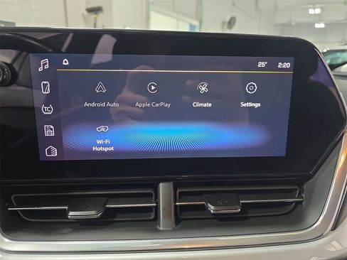 Used 2024 Chevrolet Trax LT w/ Driver Confidence Package image 21