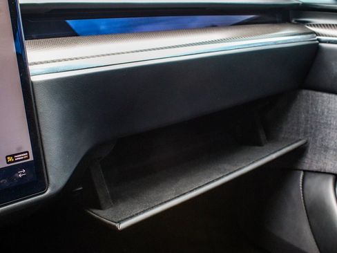 Used 2021 Tesla Model S Plaid image 18