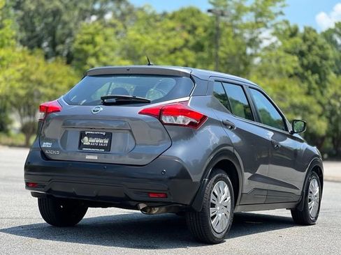 Used 2020 Nissan Kicks S w/ Interior Electronics Package FWD image 5